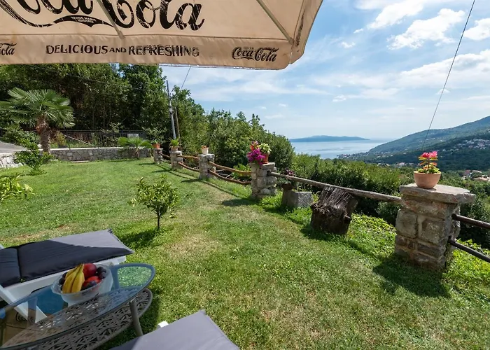 Sea View With Garden Near Opatija Апартаменты *