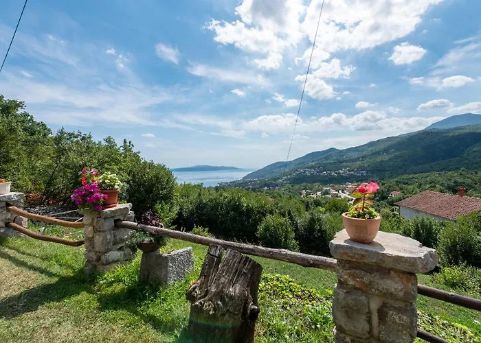 Sea View With Garden Near Opatija Апартаменты Veprinac