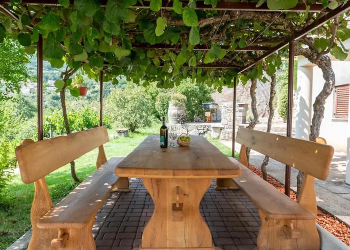 Sea View With Garden Near Opatija Апартаменты *