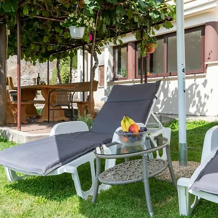 Sea View With Garden Near Opatija Apartmán Veprinac