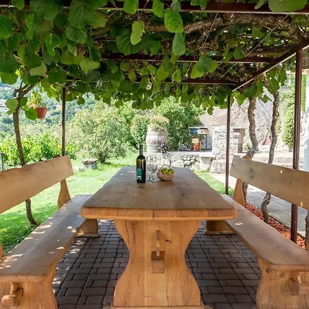 Sea View With Garden Near Opatija Διαμέρισμα *
