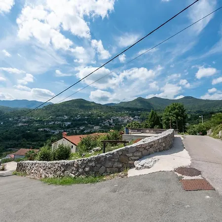 Sea View With Garden Near Opatija Διαμέρισμα