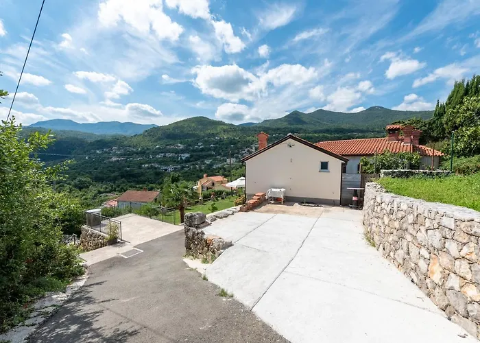 Sea View With Garden Near Opatija